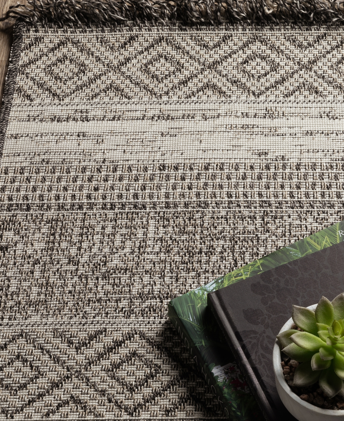 Oriental Weavers Gillian 4925a 3'3x5' Area Rug In Charcoal