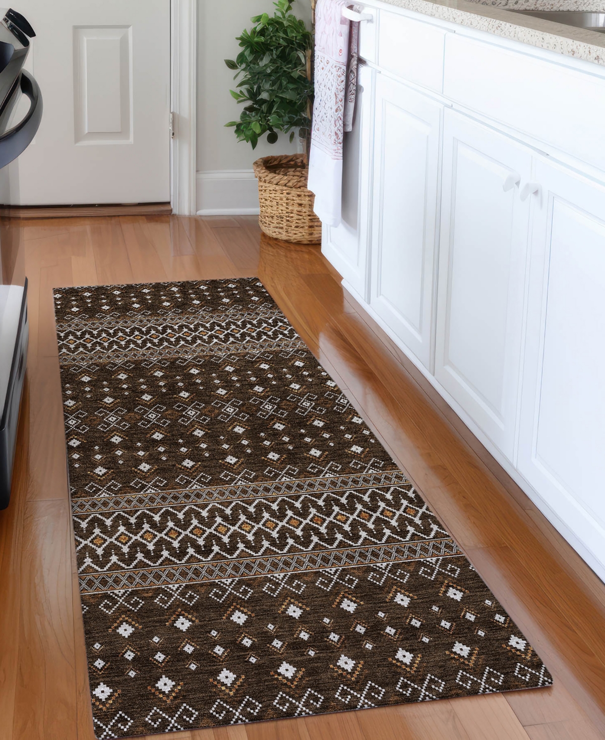 Addison Chantille Machine Washable Acn708 2'3"x7'6" Runner Area Rug In Chocolate