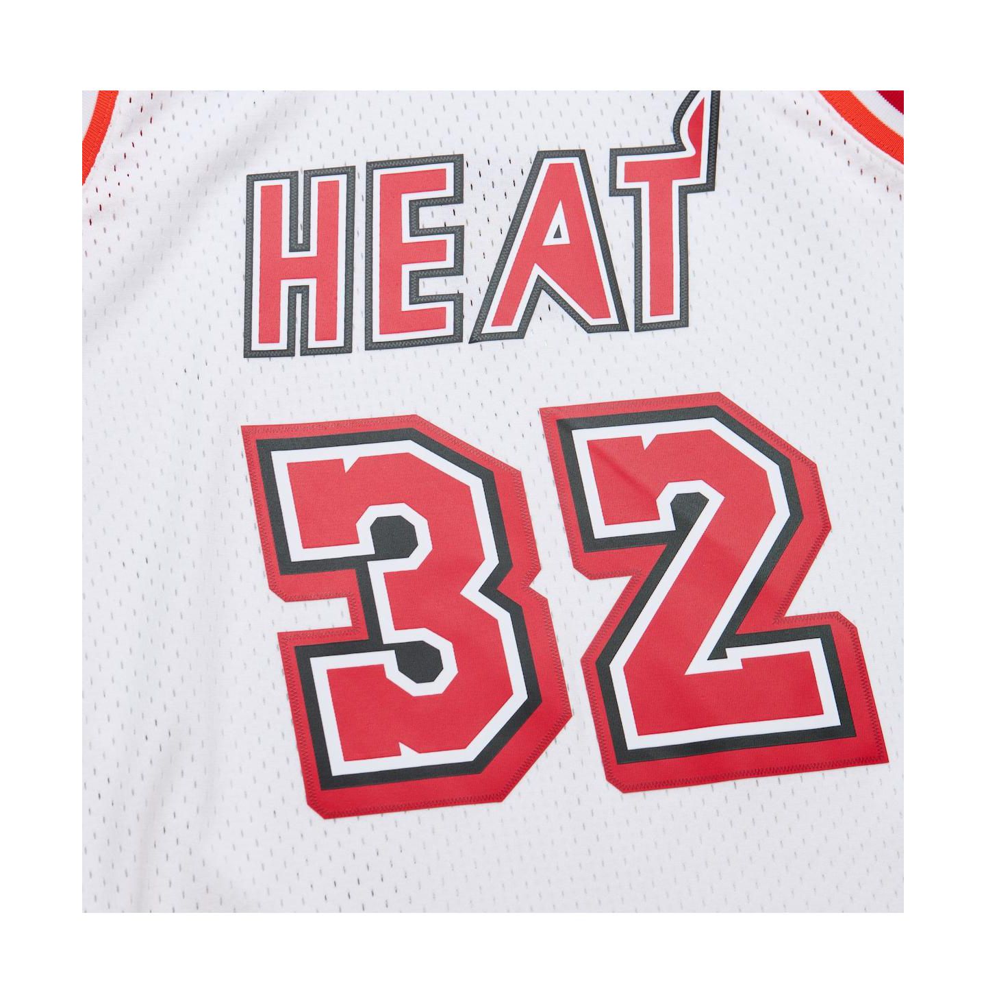 Мужской топ Mitchell & Ness Shaquille O'Neal White Miami Heat 2007/08 Hardwood Classics Swingman Jersey — фото 3