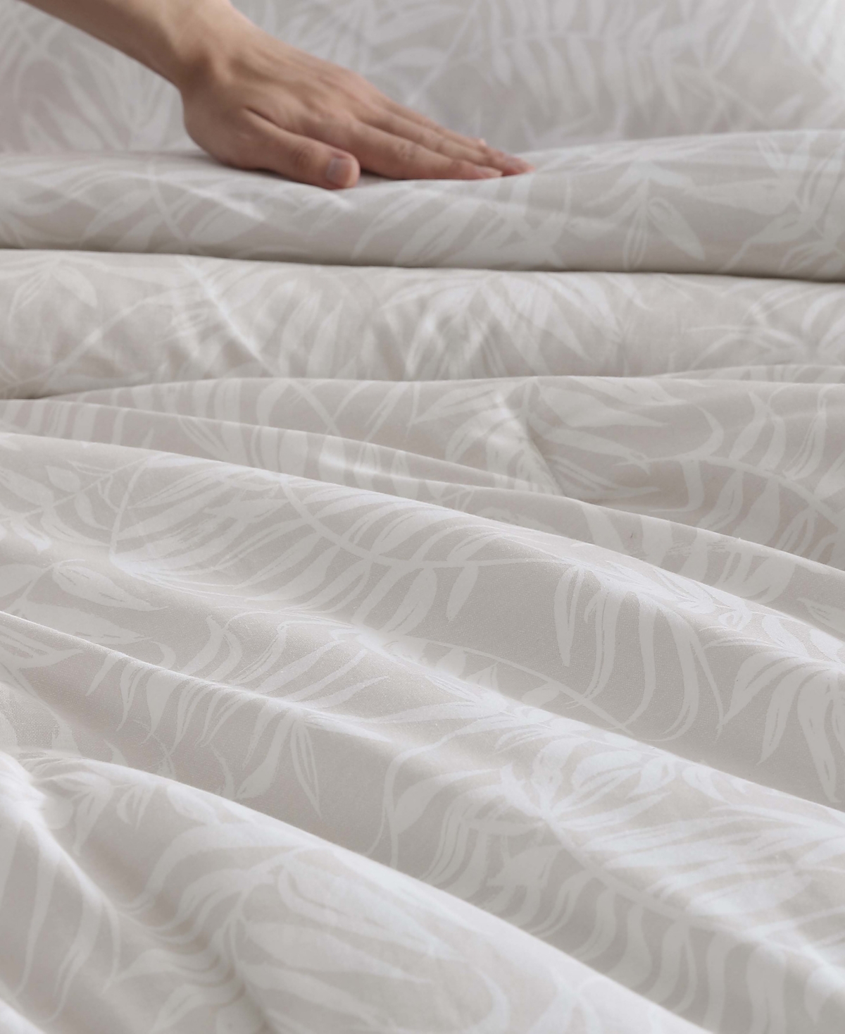 Tommy Bahama Home Art Of Palms 8 Piece Comforter Set, Queen In Beige
