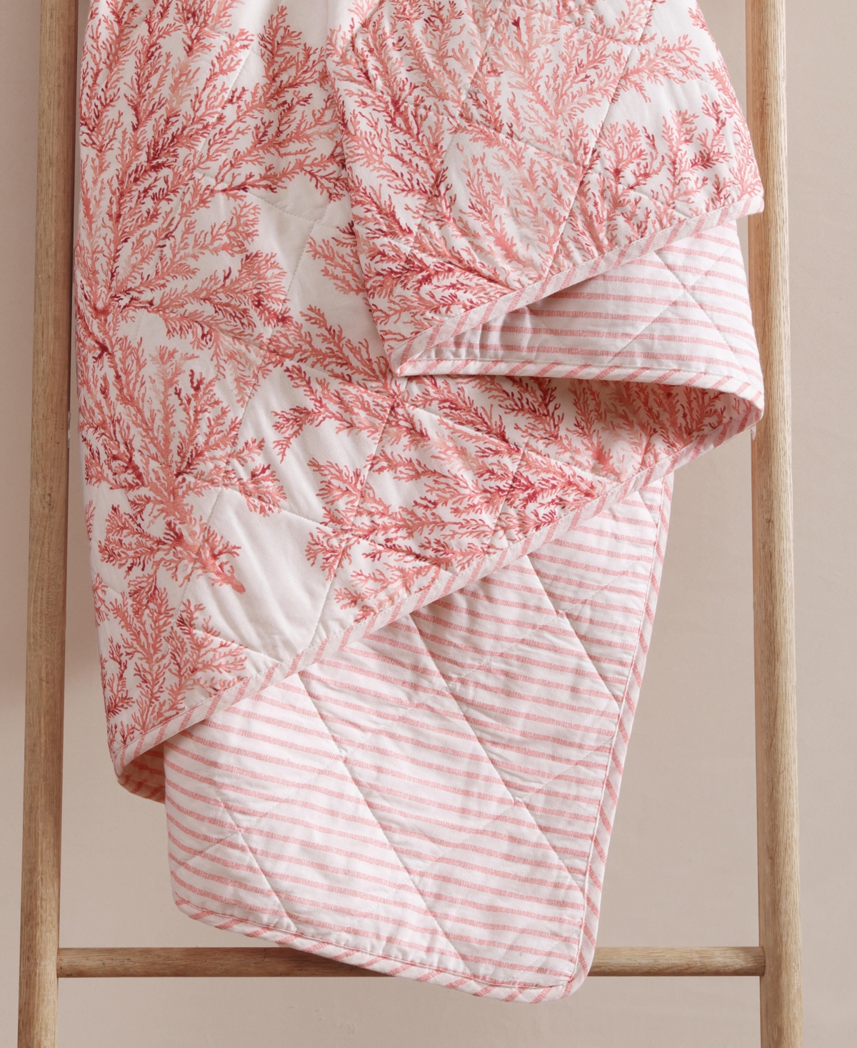 Tommy Bahama Home Coral Garden Reversible 3 Piece Quilt Set, Full/queen In Rose Coral