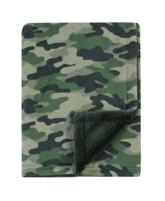 Hudson Baby Unisex Deluxe Snuggle Throw with Plush Faux Fur Trim and Underside - Camo