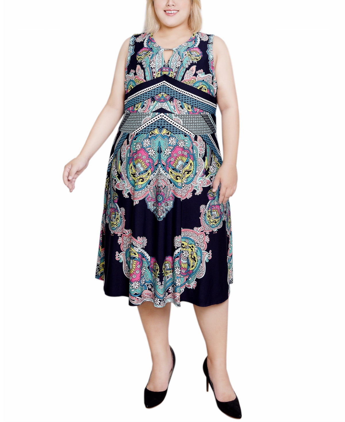 NY COLLECTION PLUS SIZE SLEEVELESS KEYHOLE NECK DRESS 