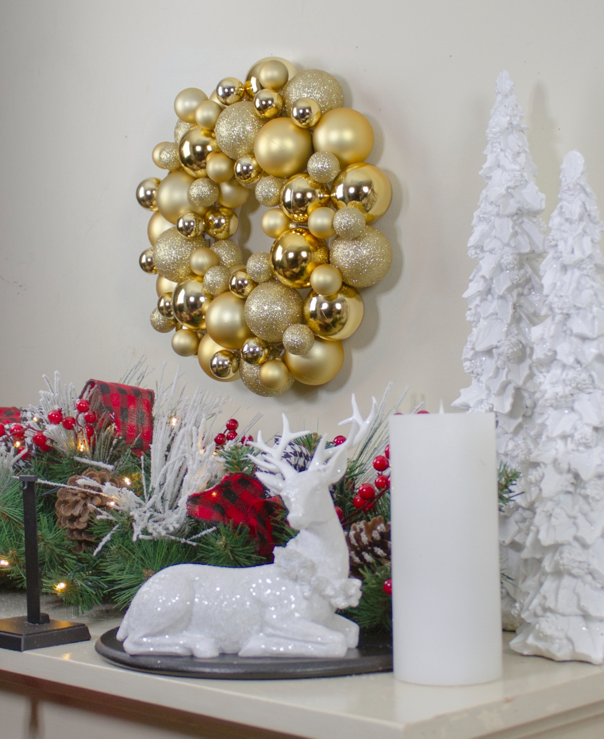 Northlight Vegas Gold 3-Finish Shatterproof Ball Christmas Wreath