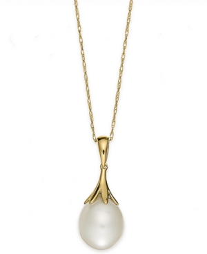 image of Cultured Freshwater Pearl (9mm) Claw Pendant Necklace (18