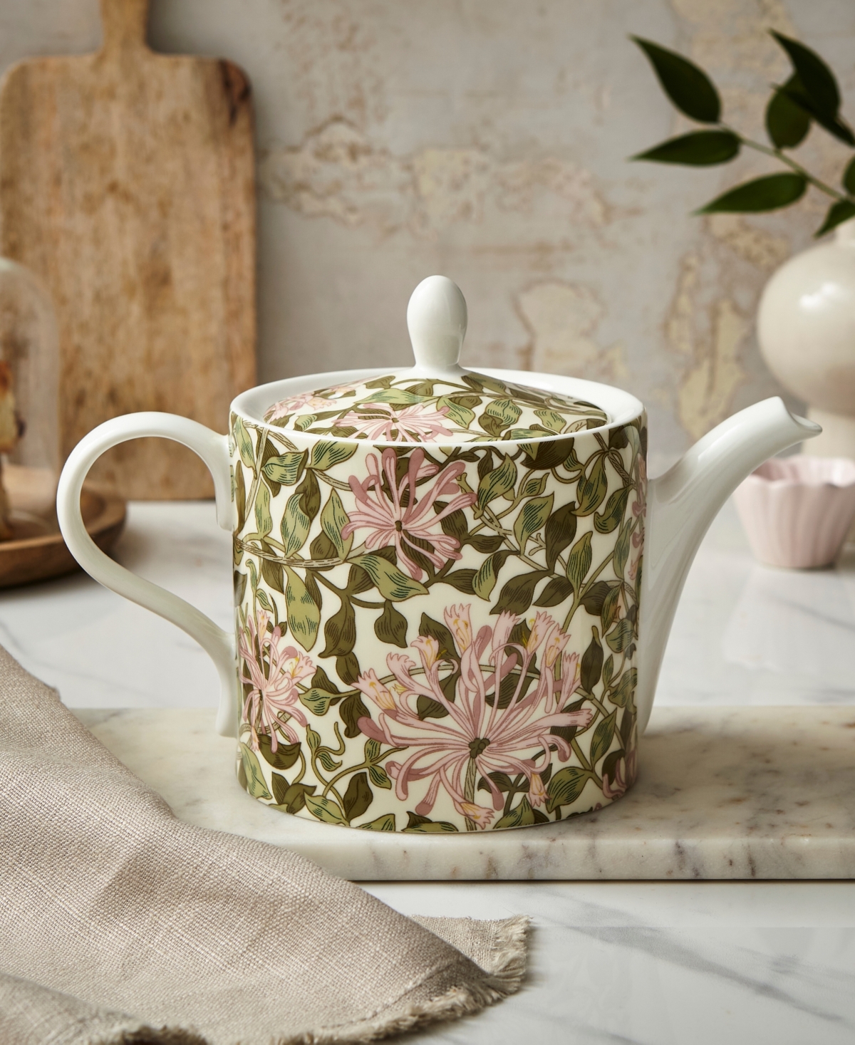 Spode Morris & Co. Honeysuckle Teapot In Pink