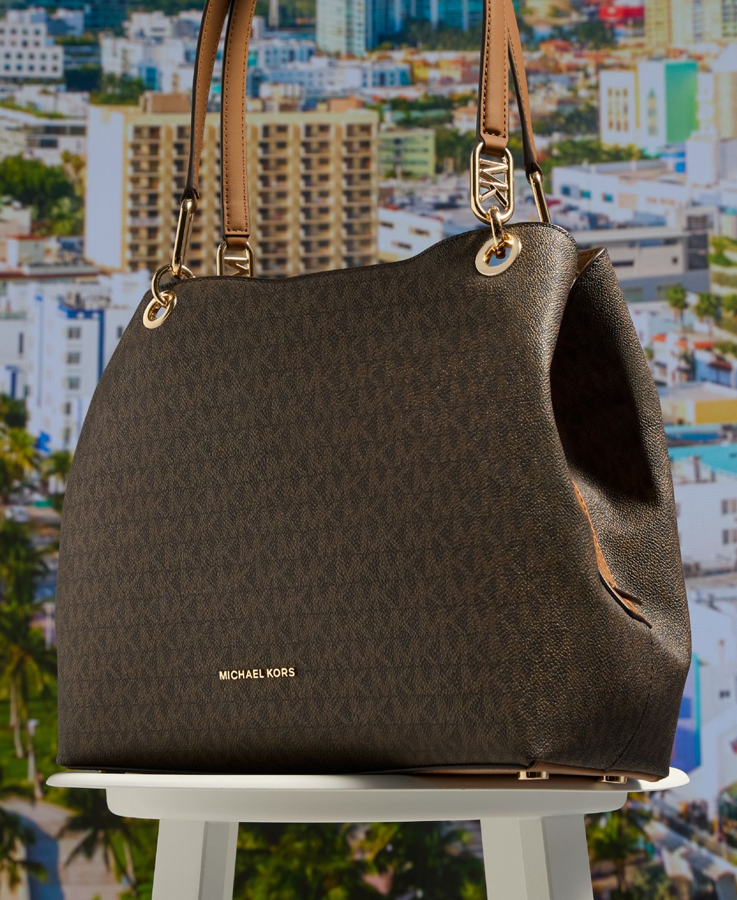 Сумка MICHAEL Michael Kors Kensington Large Logo Shoulder Tote, цвет: Коричневый — фото 5