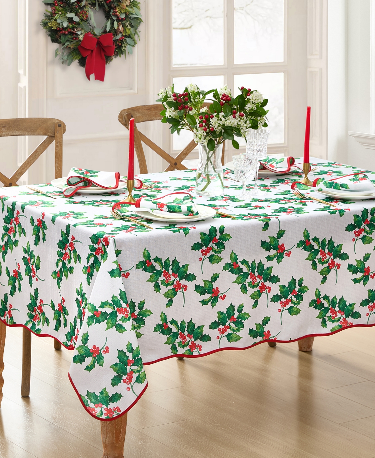 Elrene Classic Holly Scallop Border Rectangle Tablecloth, 84"x 60" In Multi