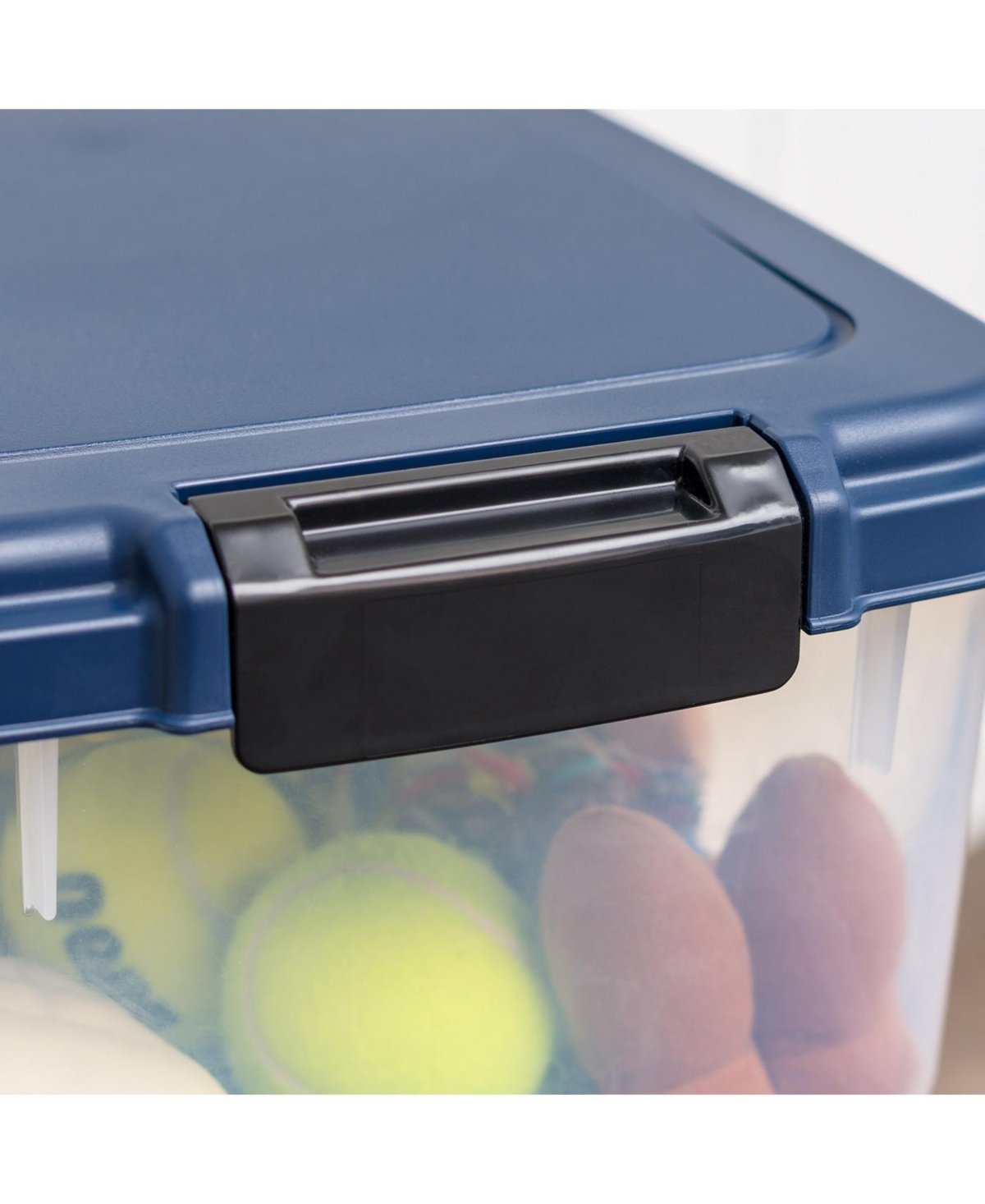Iris Usa 40 Lbs / 45 Qt WeatherPro Airtight Pet Food Storage Container with Attachable Casters, For Dog Cat Bird and Other Pet Food Storage Bin, Keep