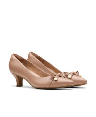 Women's Collection Kepley Holly Pumps
