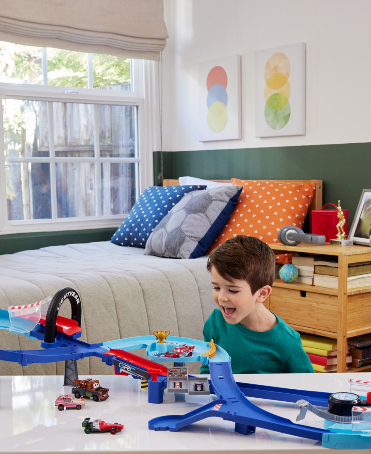 CARS GLOBAL RACERS CUP TRACK SET 