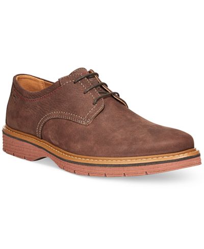 Clarks Men's Newkirk Plaintoe Oxfords
