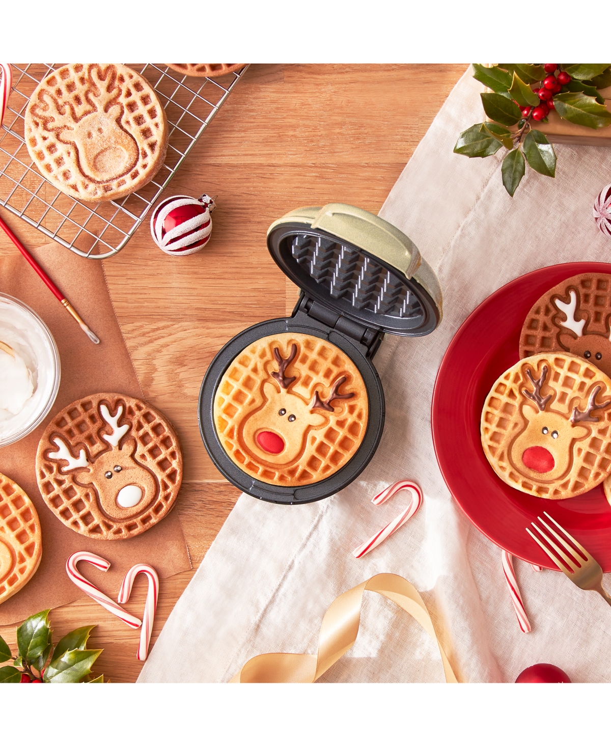 Dash Reindeer Mini Waffle Maker In Neutral