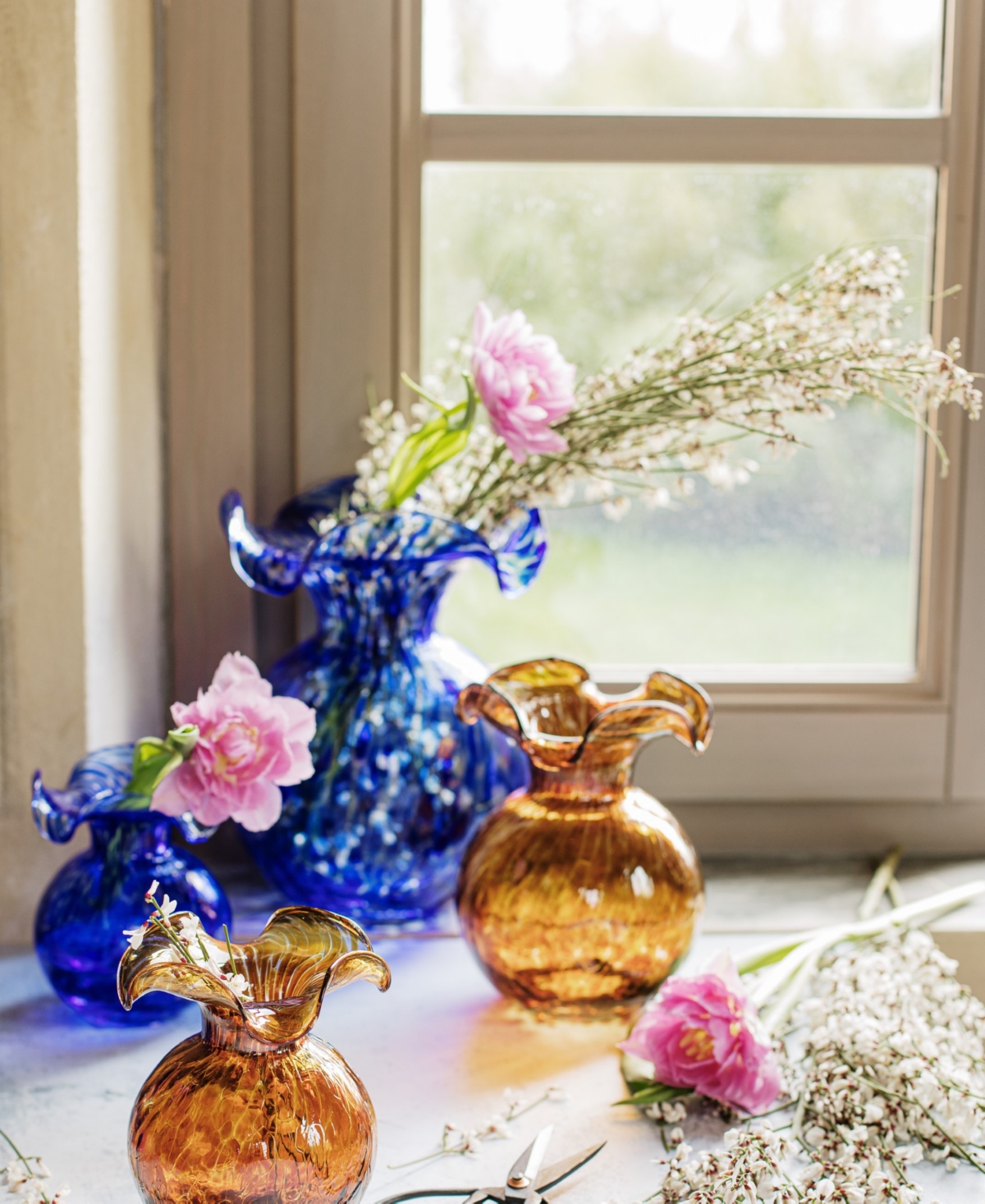 Vietri Hibiscus Glass Cobalt Tortoiseshell Large Fluted Vase In Blue
