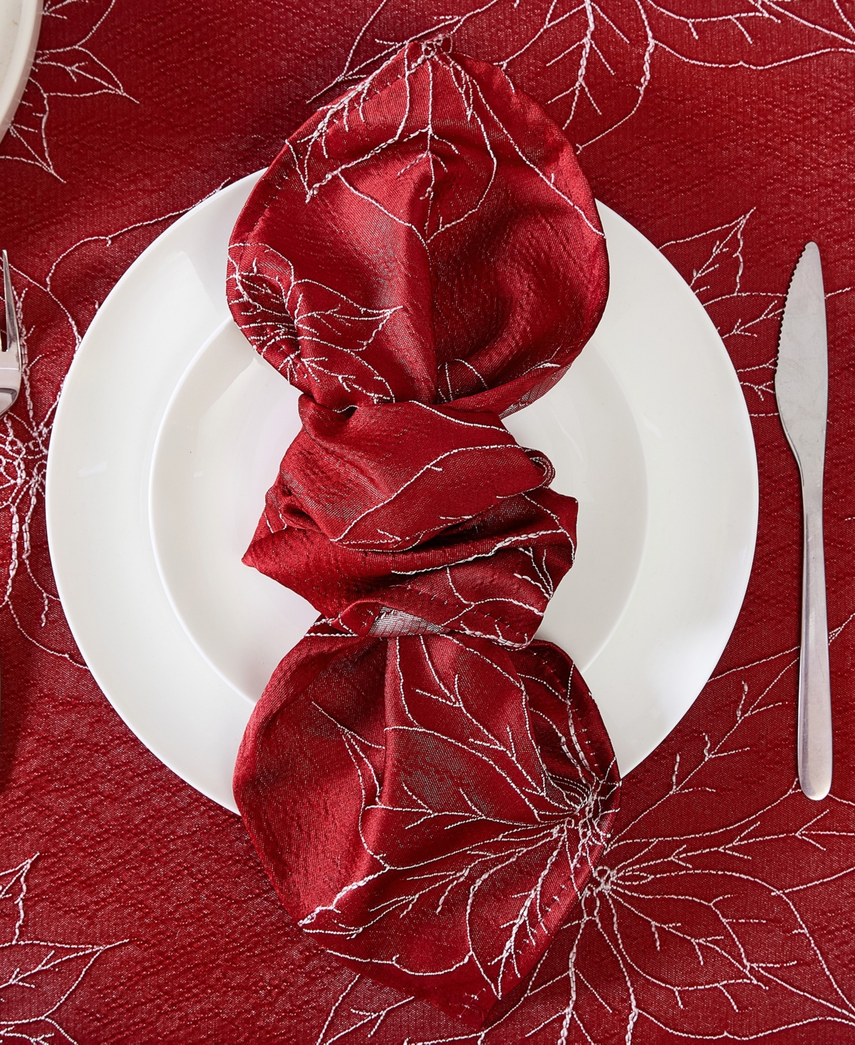 Laura Ashley Raised Woven Napkin 18" X 18", Set Of 6 In Poinsettia