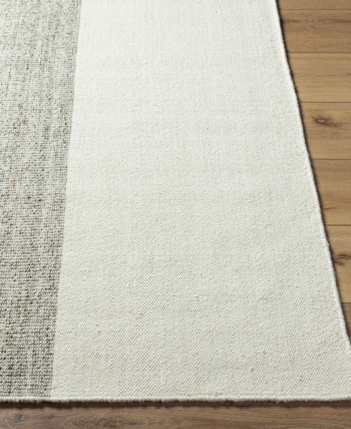 Surya Bolu 489239 8'x10' Area Rug In Gray