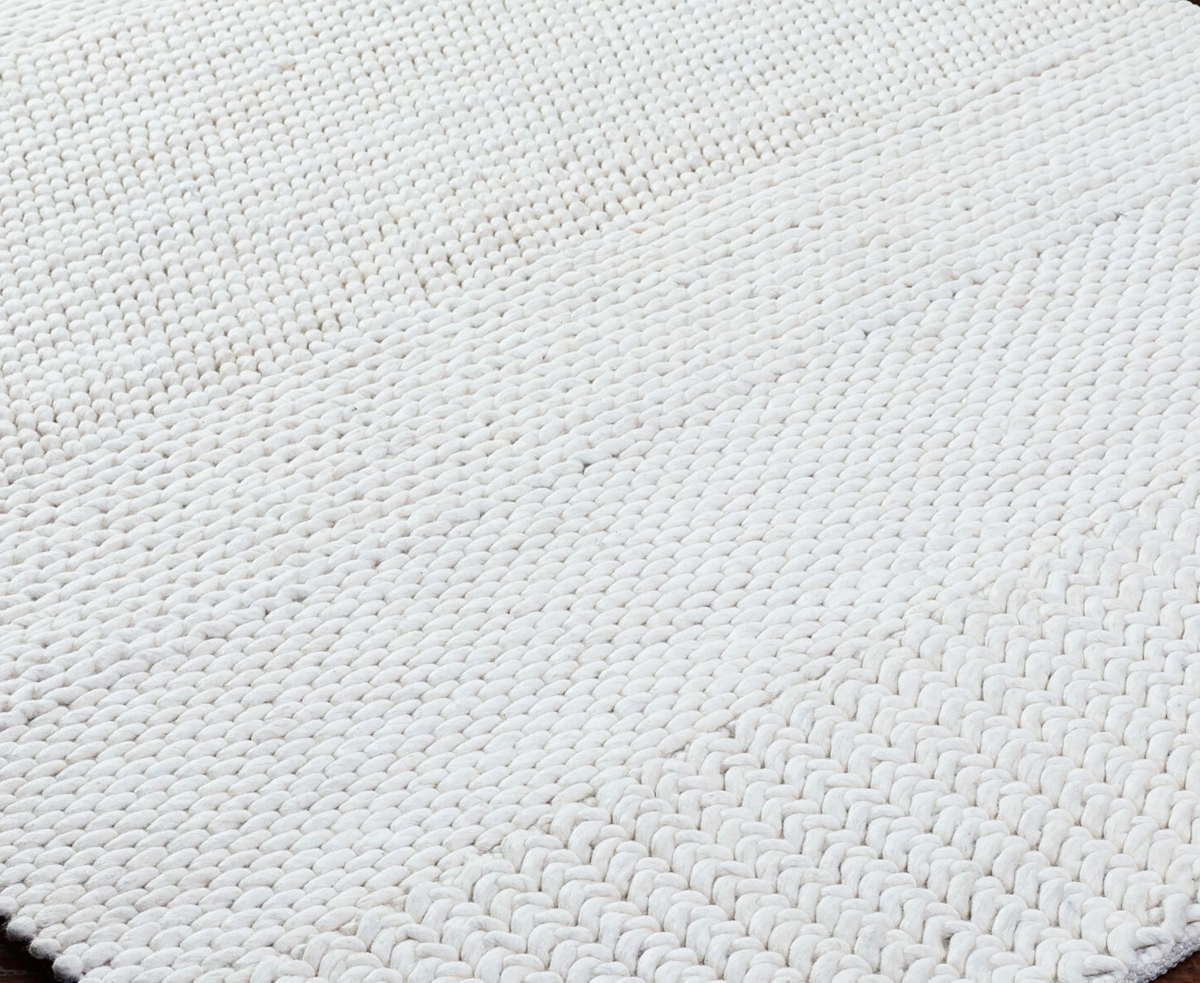Livabliss Mae 541321 8'x10' Area Rug In White
