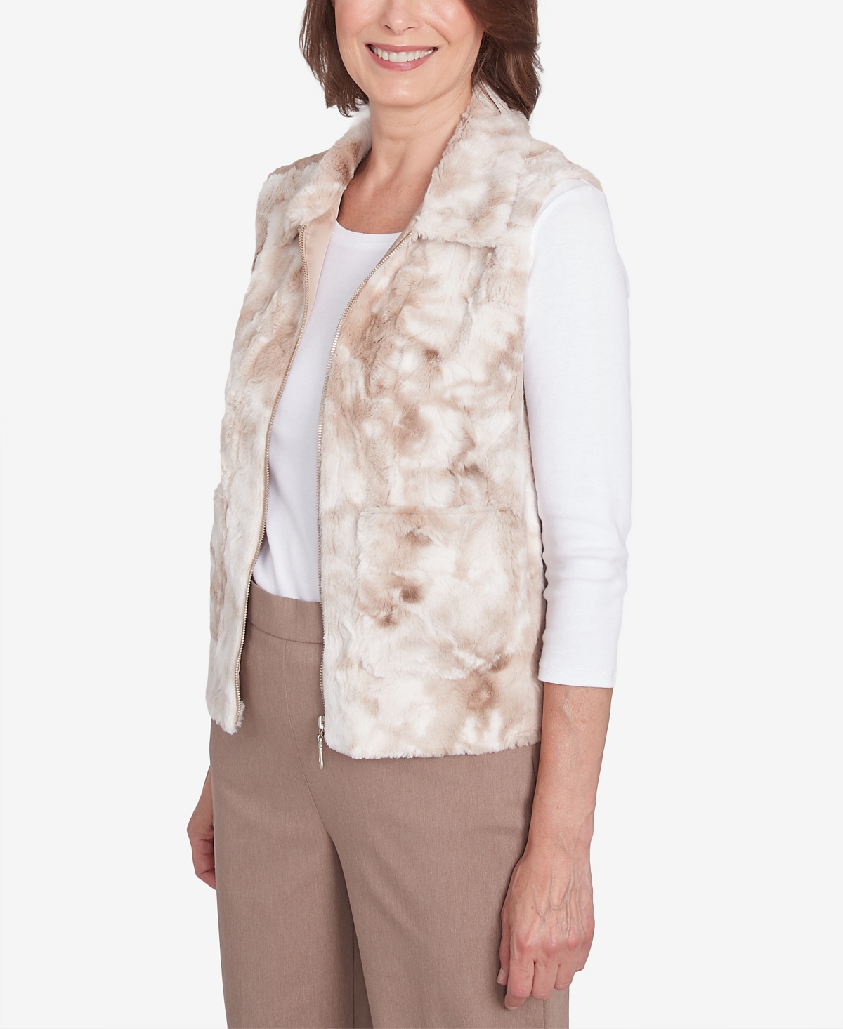 Alfred Dunner Womens Pocket Faux Fur Sweater Vest In Fawn