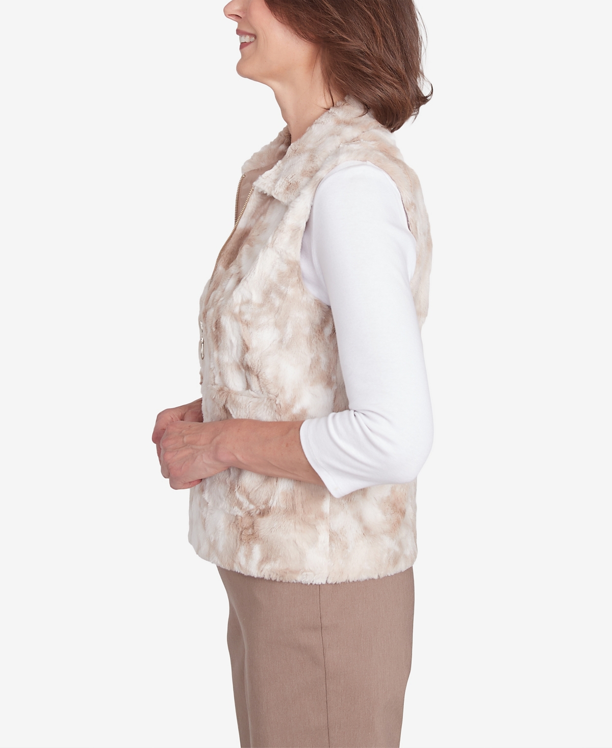 Alfred Dunner Womens Pocket Faux Fur Sweater Vest In Fawn