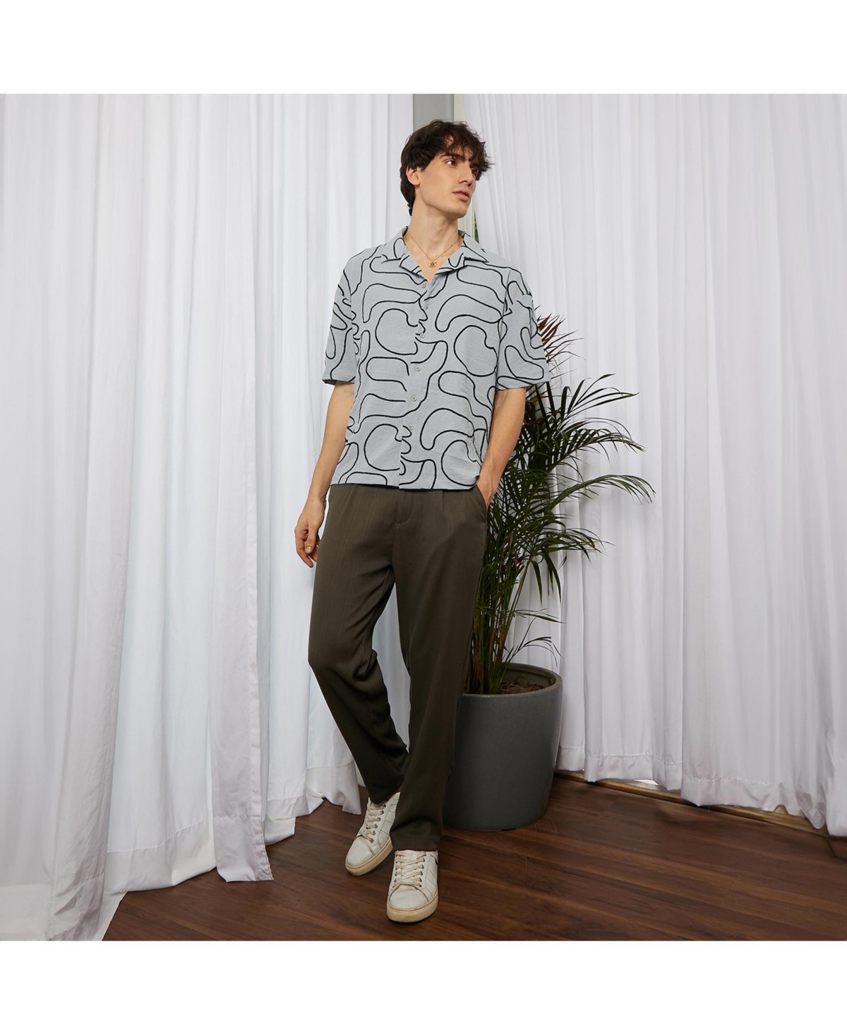 Campus Sutra Men's Chevron-Knit Shirt
