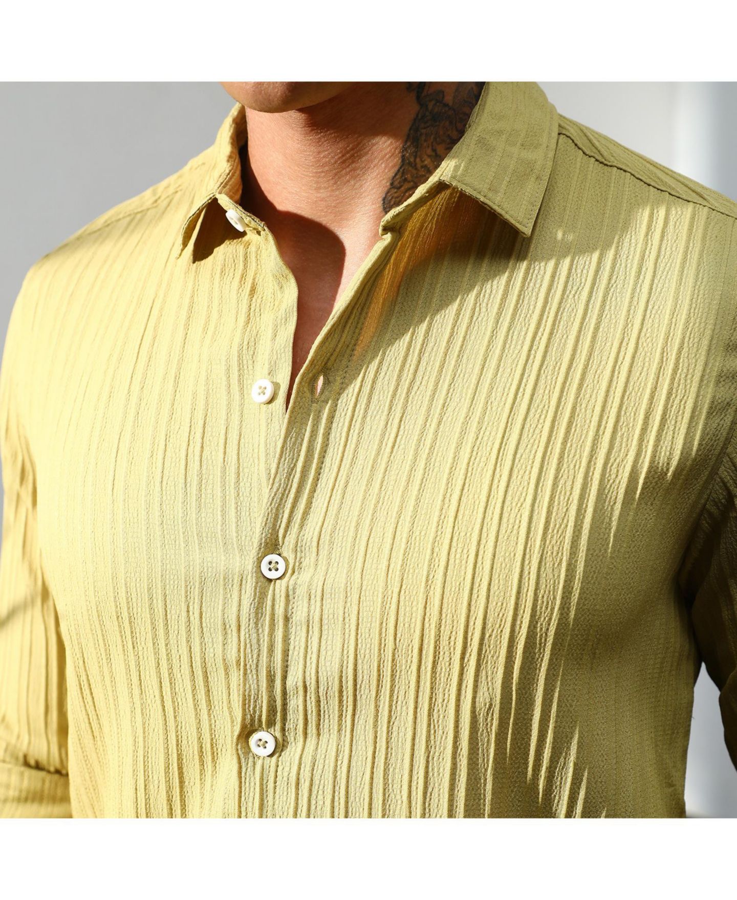 Мужская рубашка Cahoot Campus Sutra Naples Yellow Self-Design Striped, цвет: Жёлтый — фото 2