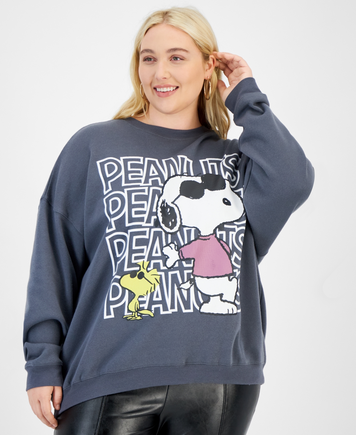 Trendy Plus Size Peanuts Graphic Sweatshirt - Gray