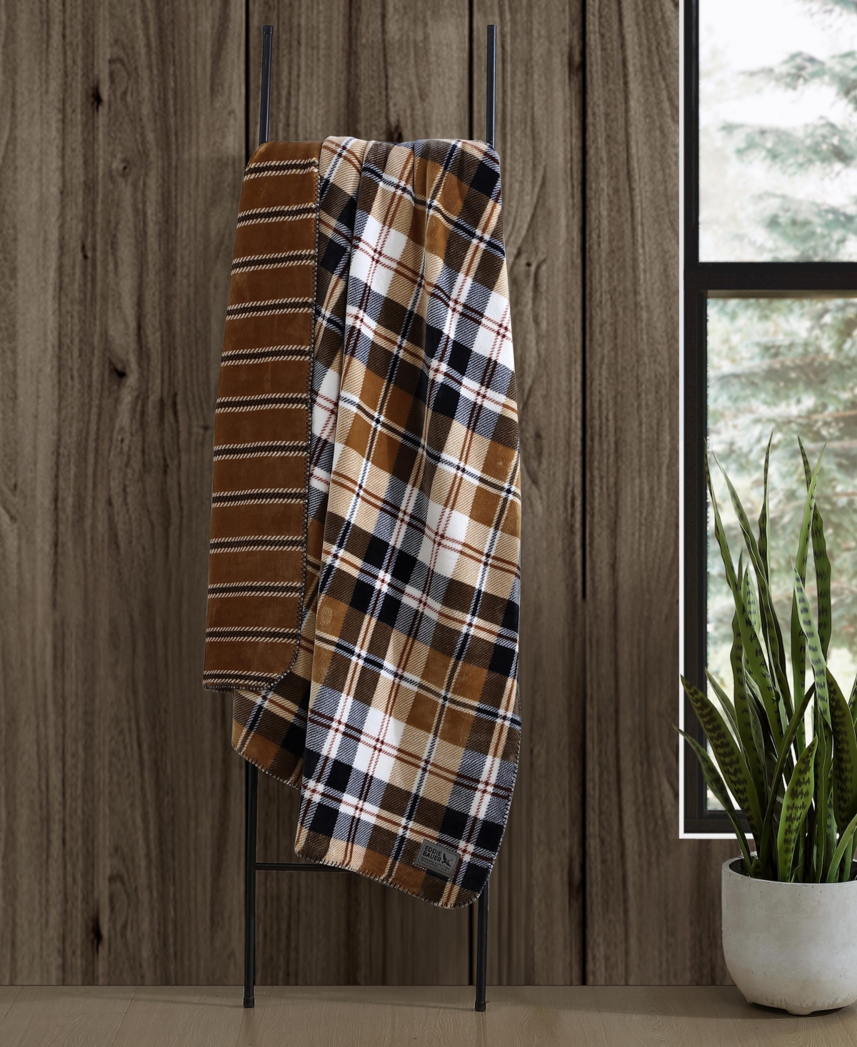 Eddie Bauer Trailhead Plaid Plush Reversible Blanket, King In Camel,navy
