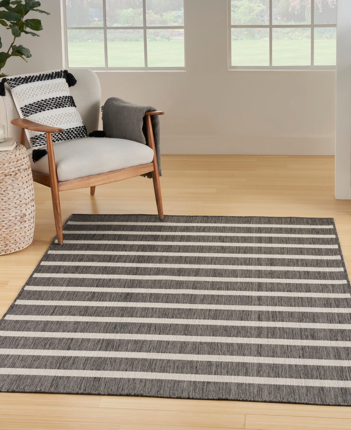 Nourison Home Positano Pos03 5'x7' Area Rug In Charcoal
