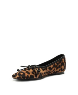 Women's Arissa Rounded Toe Ballet Flats