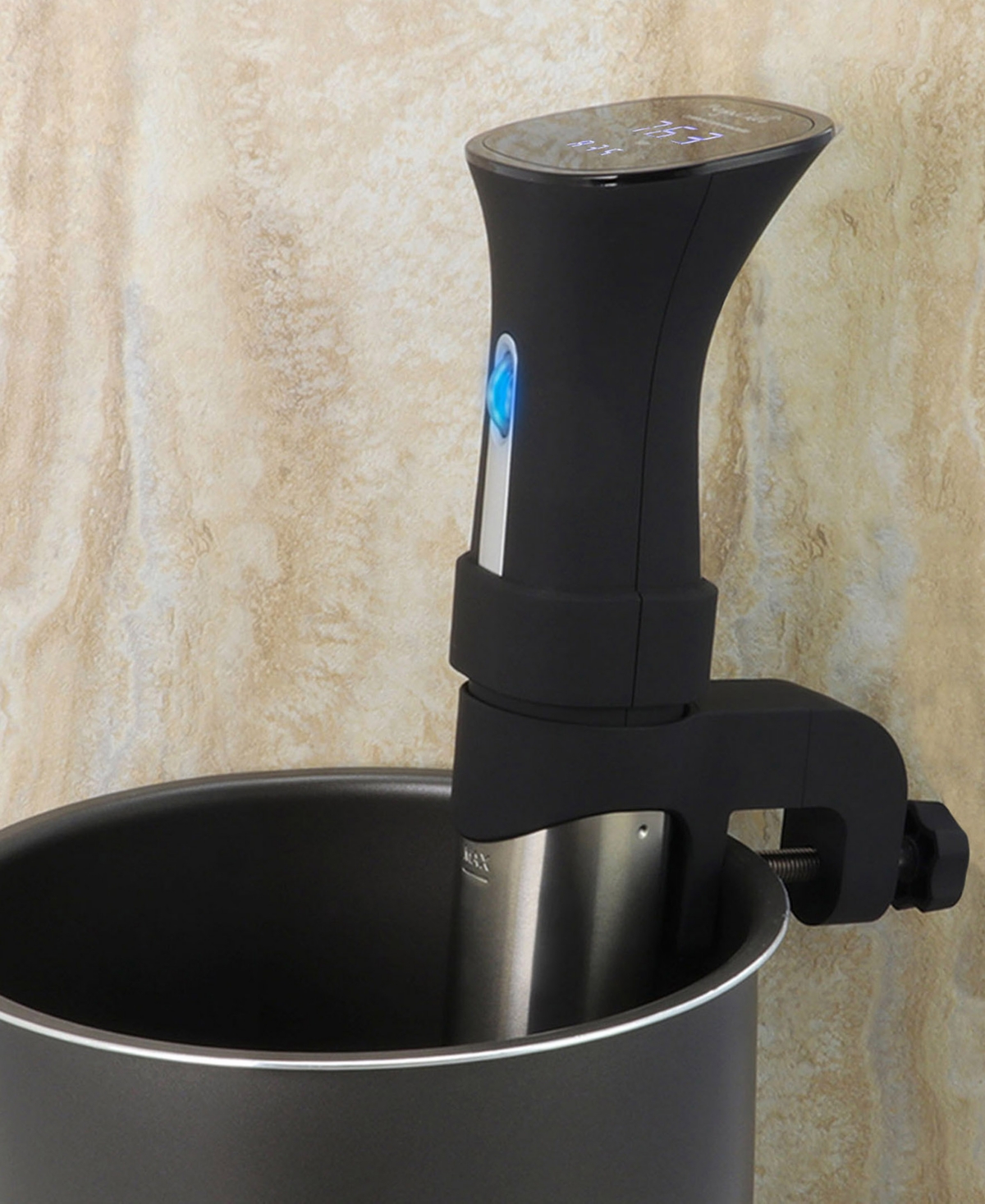 Megachef 800 Watts Sous-vide Touchscreen Cooker In Black