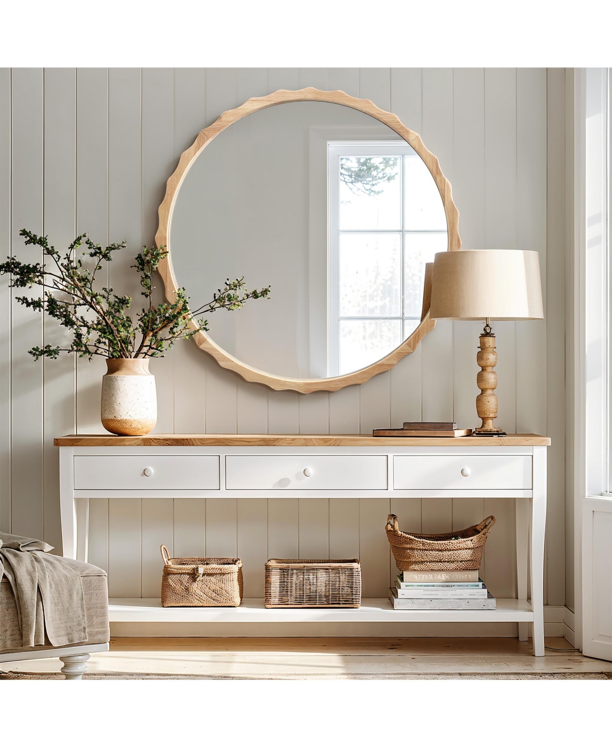 LuxenHome 31.5-Inch RoundRubberwood Scalloped Frame Wall Mirror - Natural