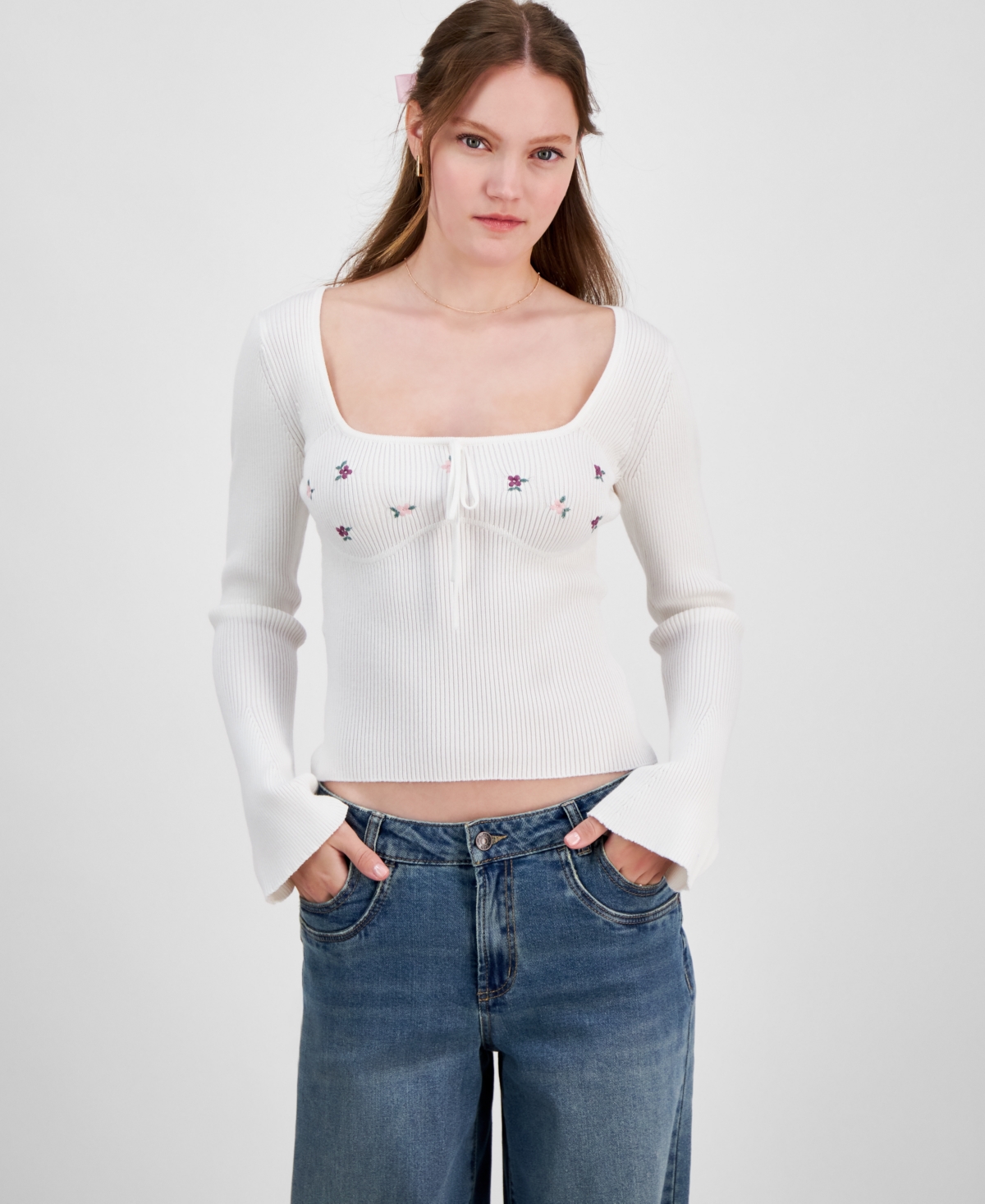 Juniors' Floral Embroidered Sweater - Egret