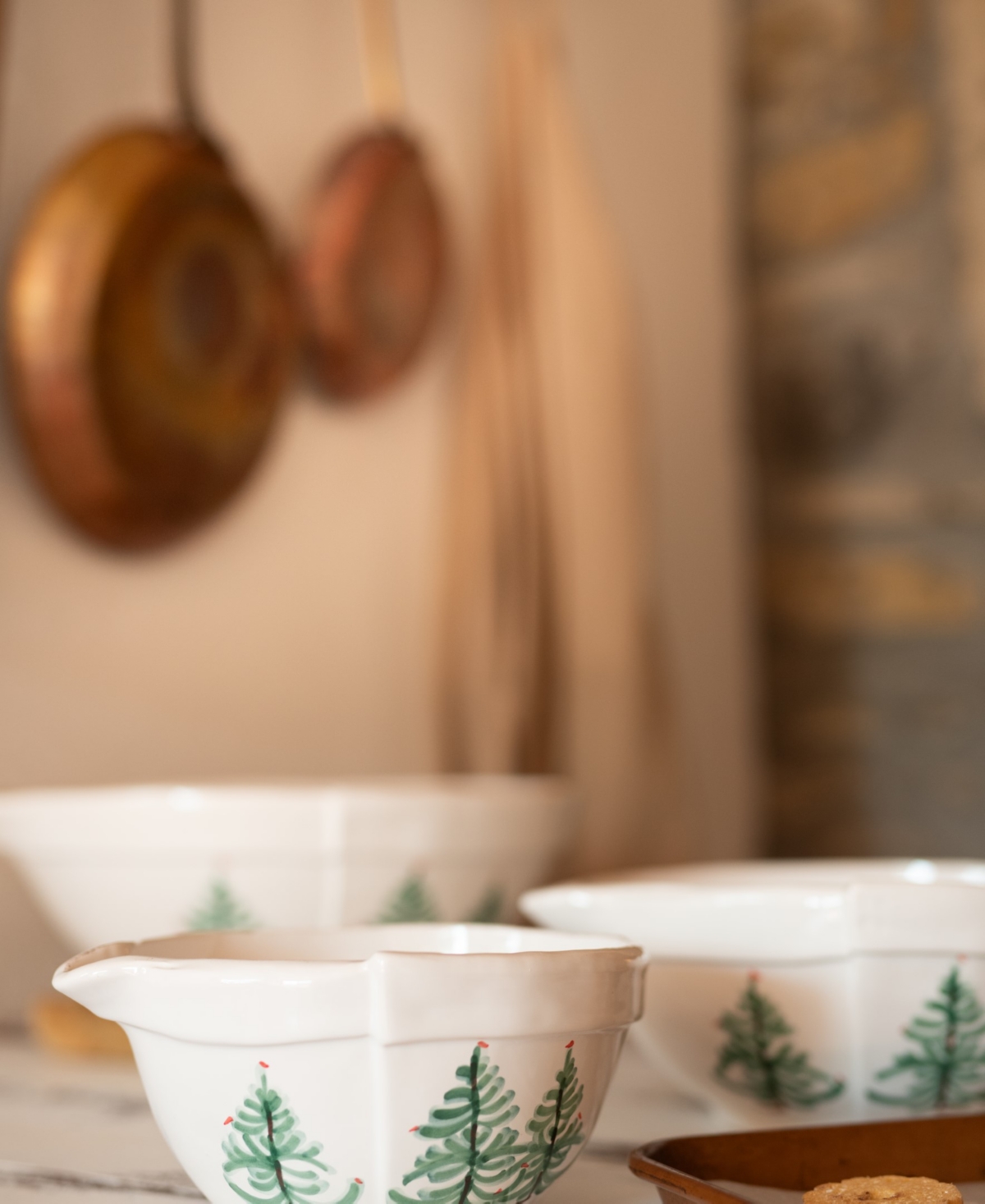 Vietri Lastra Holiday Medium Mixing Bowl In Green