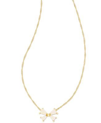 Kendra Scott - Top off your look with a bow—the Blair Gold Bow Small Short Pendant Necklace in Emerald Drusy, to be exact. A smaller take on our fan-favorite bow pendant, this necklace updates the classic bow shape