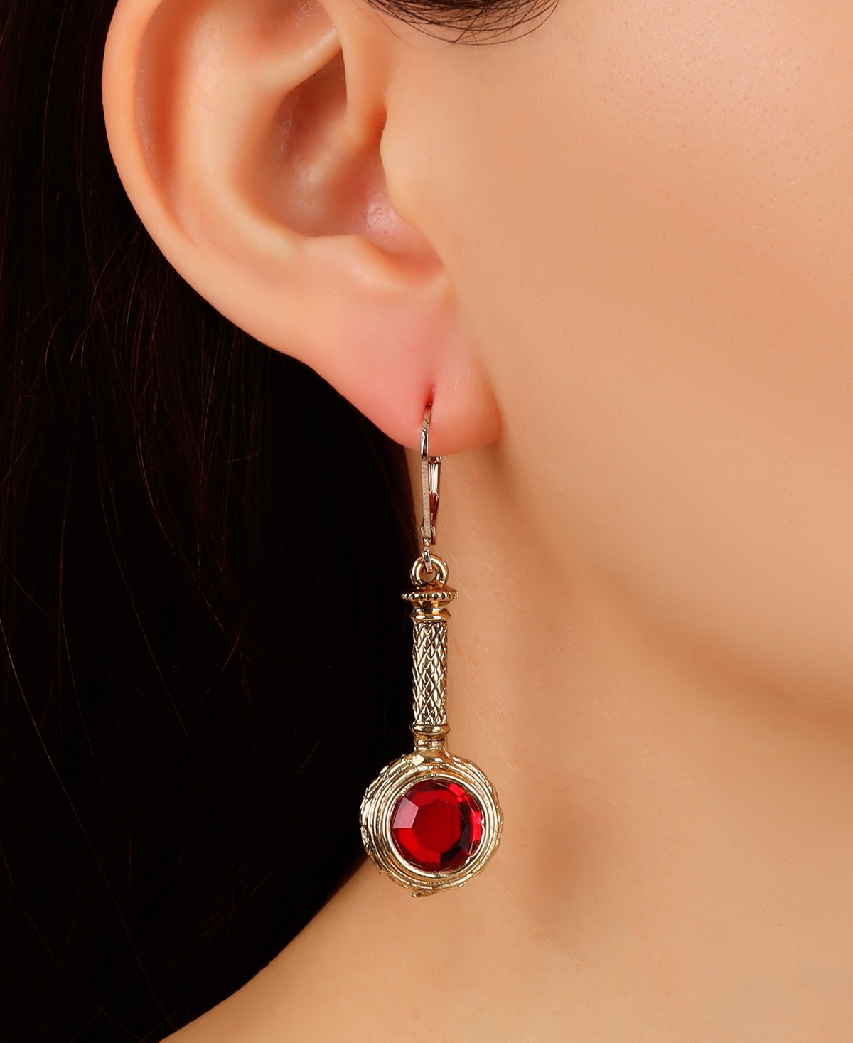 2028 Crystal Magnifier Shape Earrings In Red