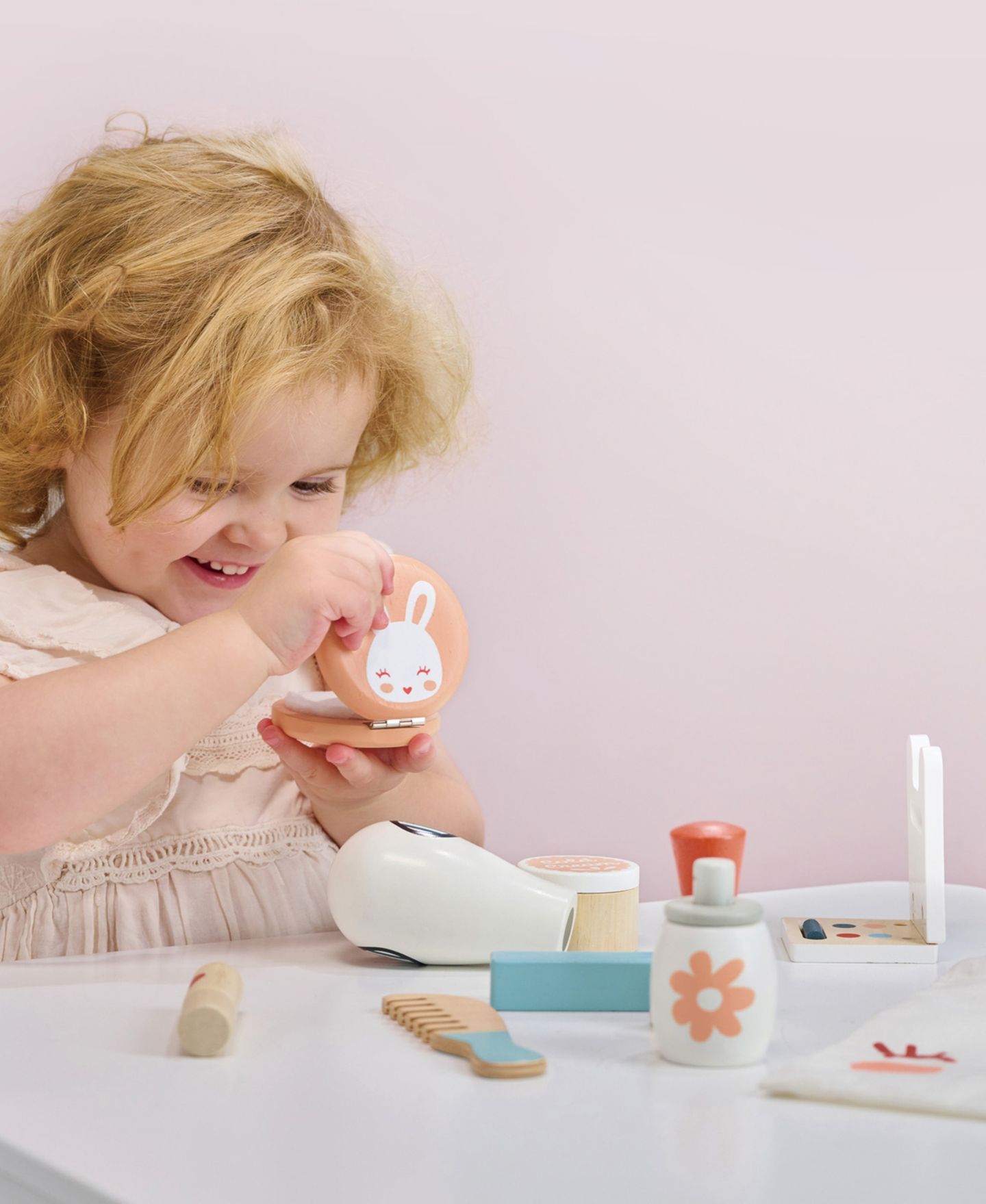 Детские игрушки Mentari Toys Bunny Wooden 10-Piece Makeup Set, Ages 3+ — фото 3