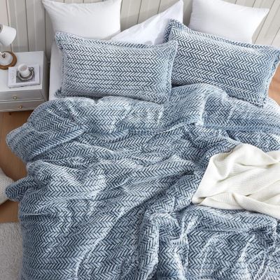 Cozy Peaks - Oversized Comforter Set - Chevron Frosted Navy , Twin XL