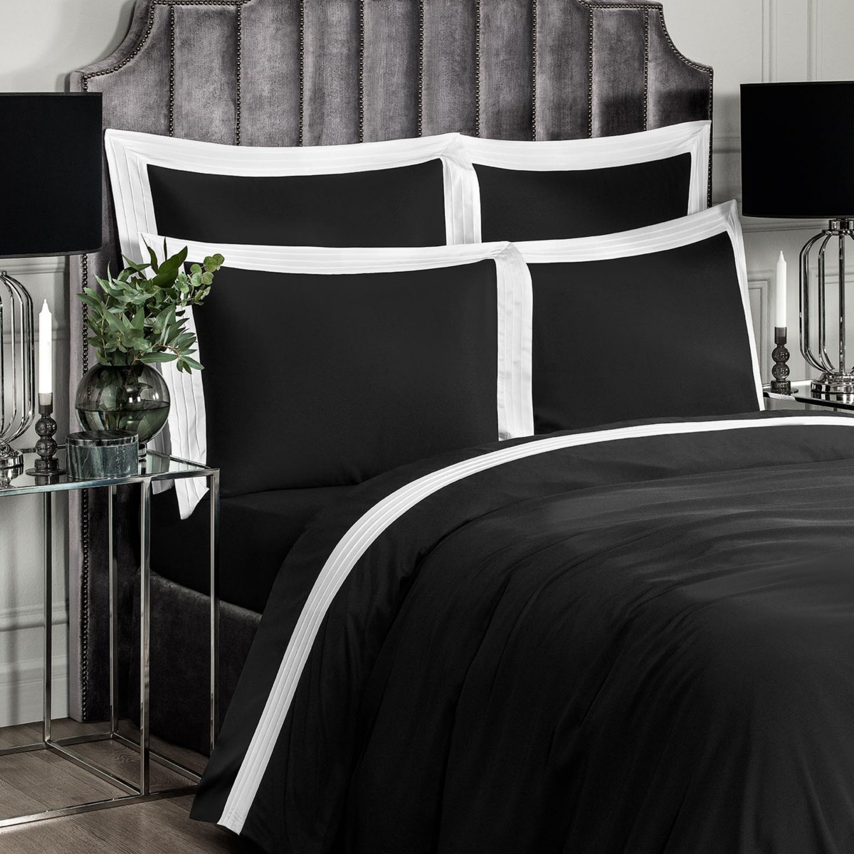 Togas Eden black/white Duvet cover Queen black/white