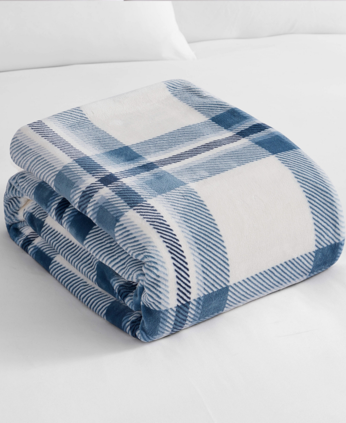 Lucky Brand Plaid Plush Sherpa Throw, 50" X 70" In Ivory,blue Plaid