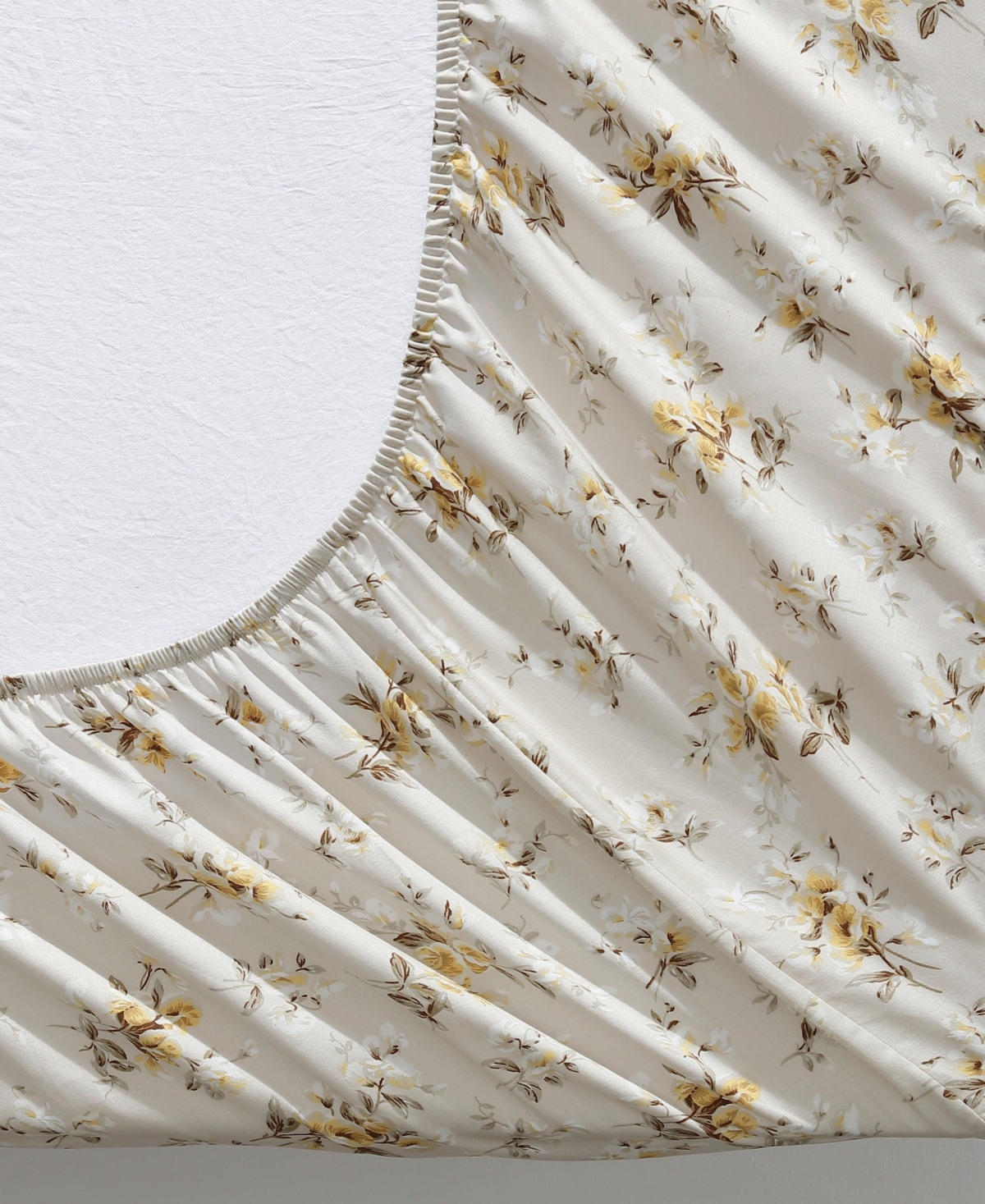 Laura Ashley Closeout!  300 Thread Count Cotton Sateen 4-pc. Sheet Set, Queen In Little Darlings