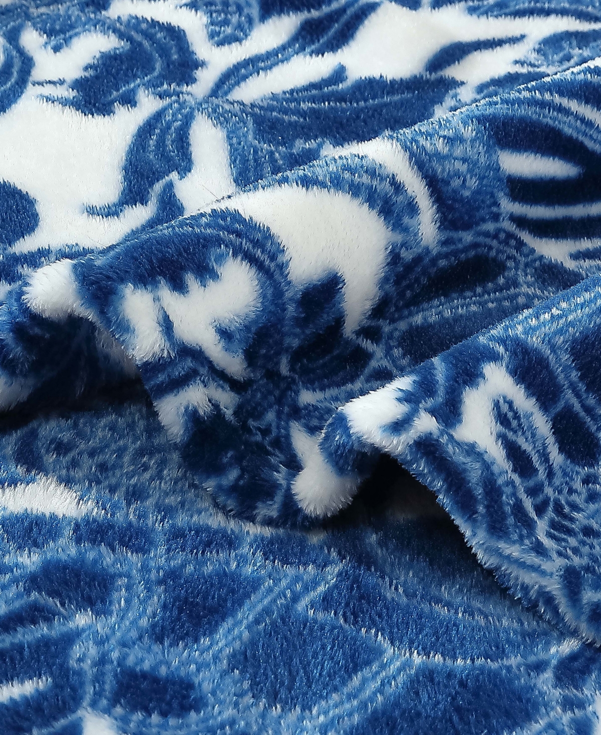 Tommy Bahama Home Ultra Soft Plush Fleece Throw, 70" X 50" In Deep Blue