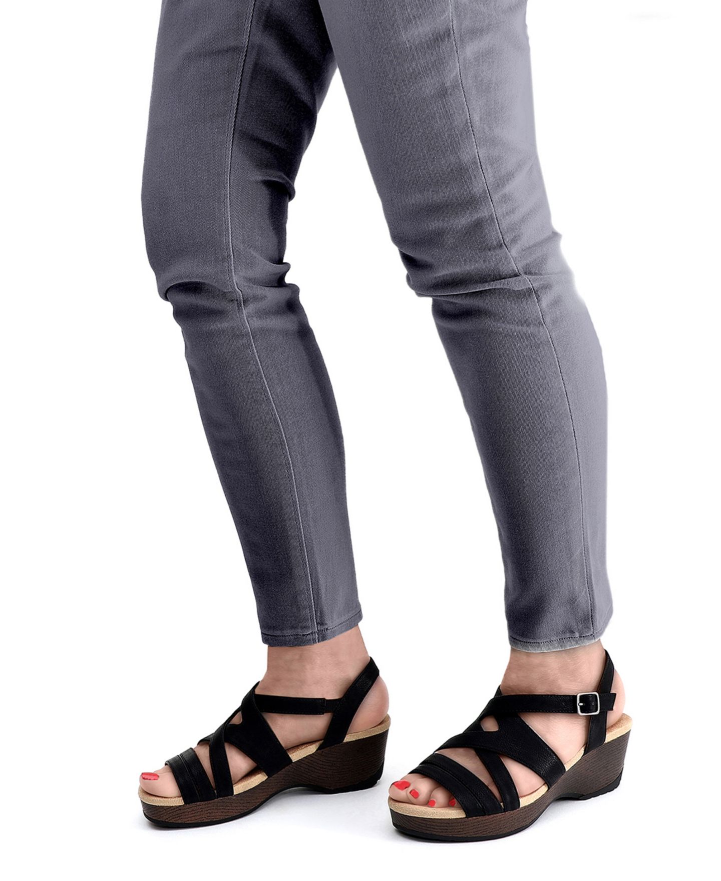 Женские сандалии Easy Street Rosella Slip-Resistant, цвет: Чёрный — фото 5