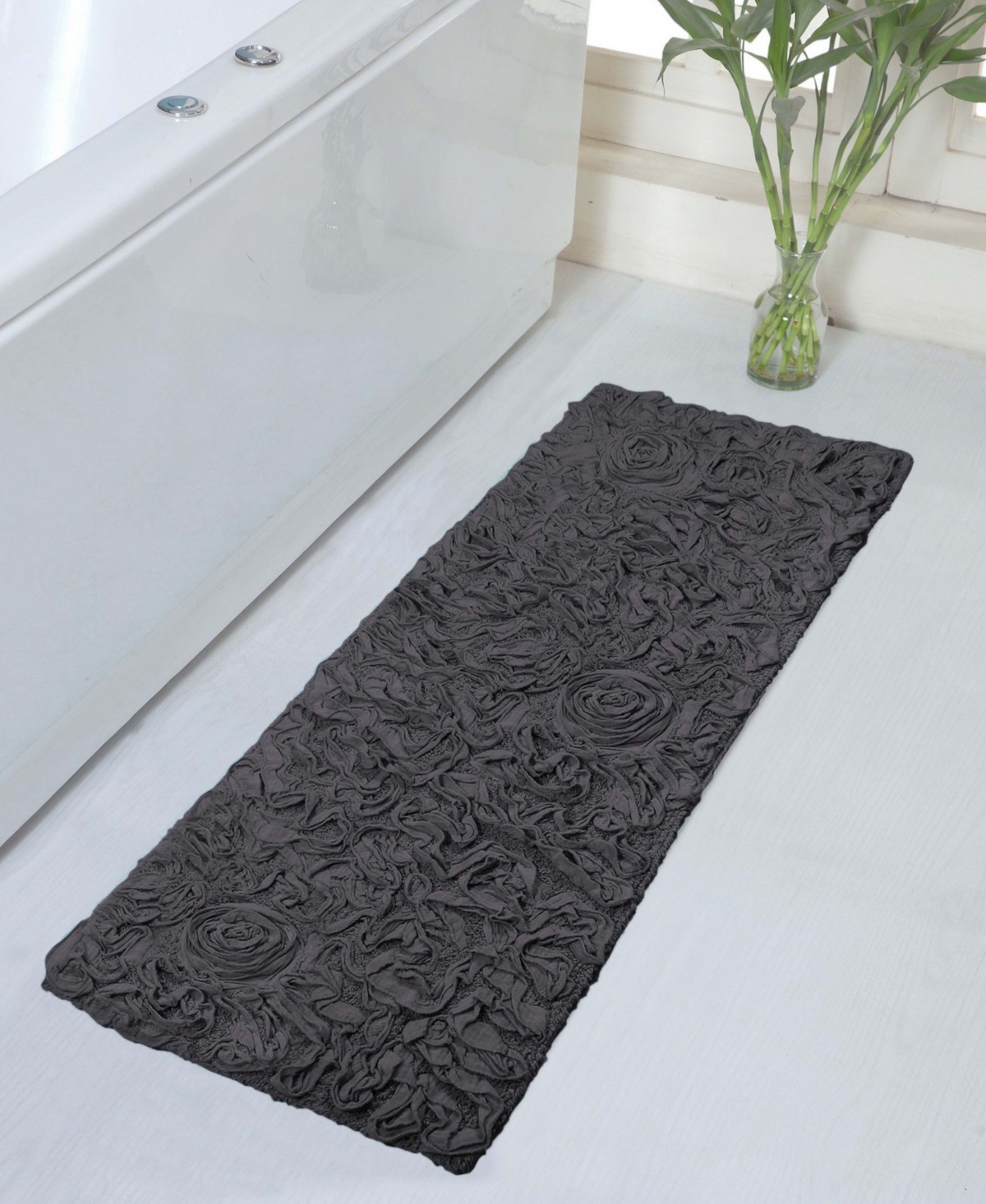 Home Weavers Modesto Bath Rug