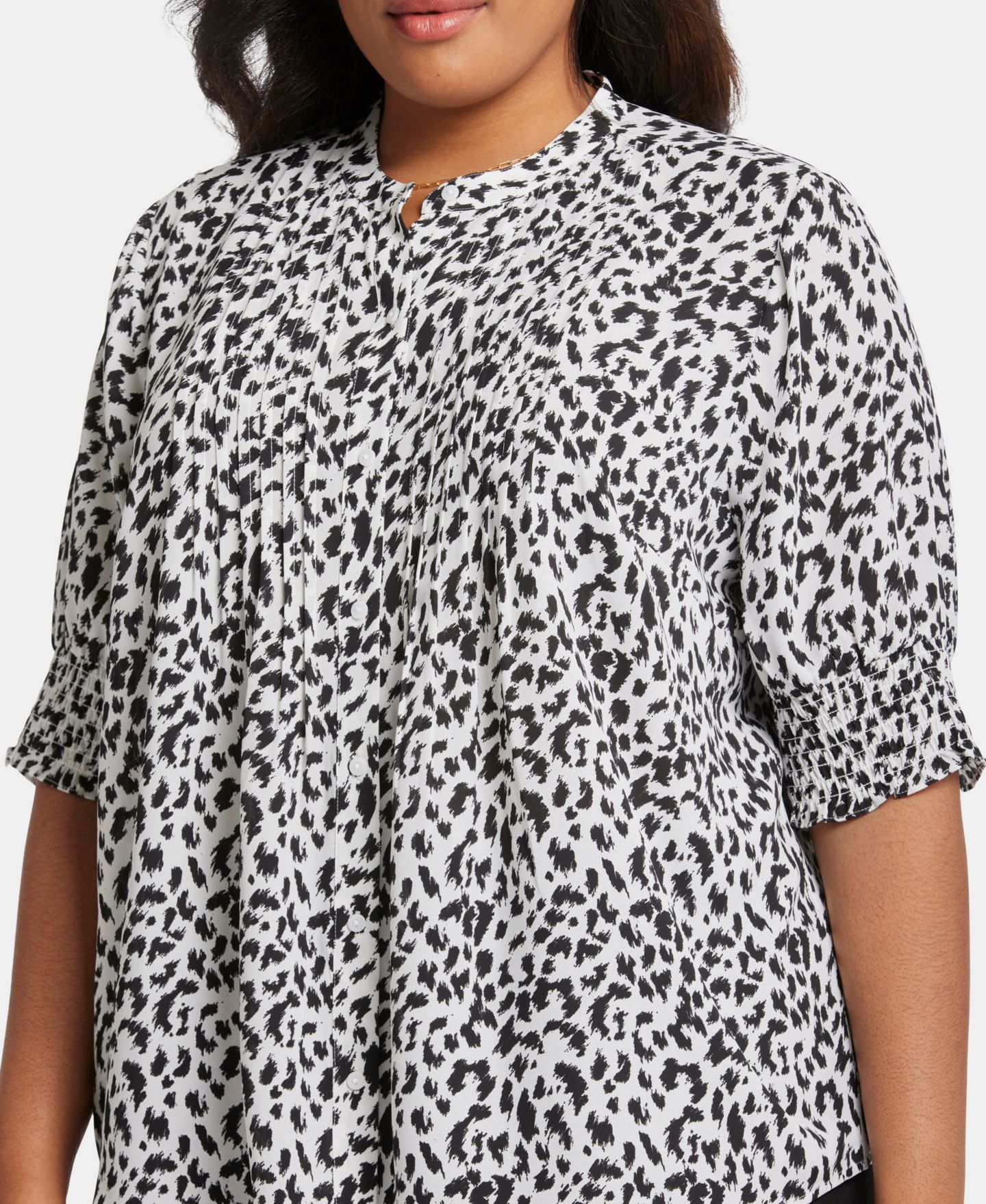 Женская блузка NYDJ Plus Size Pleated Peasant Collard, цвет: Gato — фото 3