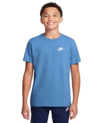 Nike - Big Kids Sportswear Embroidered Logo Graphic T-Shirt