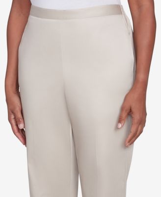 Women's Coming Up Roses Sateen Woven Short Length Pants