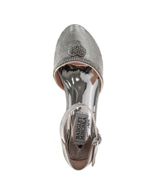 Little Girls Low Heeled Dress Shoes. (Little Kids/Big Kids)