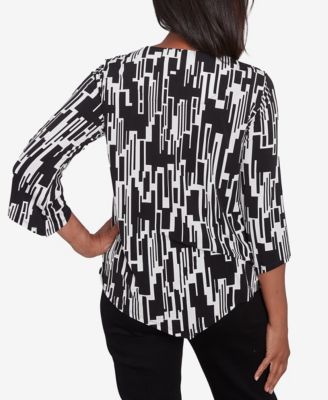 Women's Classic Vertical Geometric Top with Necklace