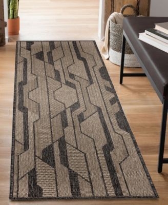 Monaco Vienna 1'11"x7'6" Runner Area Rug