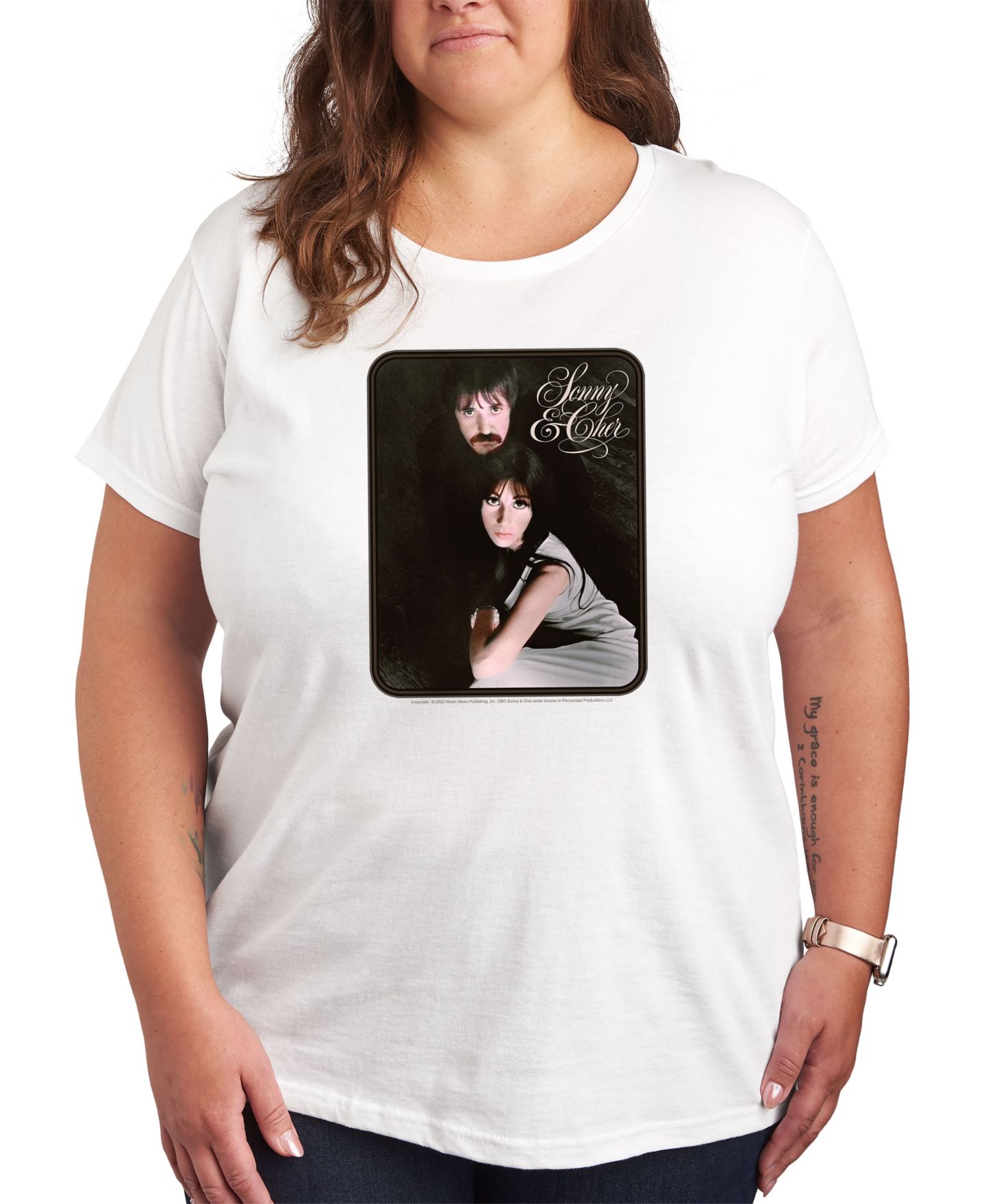 Женский свитер Hybrid Apparel Plus Size Sonny and Cher Graphic Pullover T-shirt, цвет: Белый — фото 1